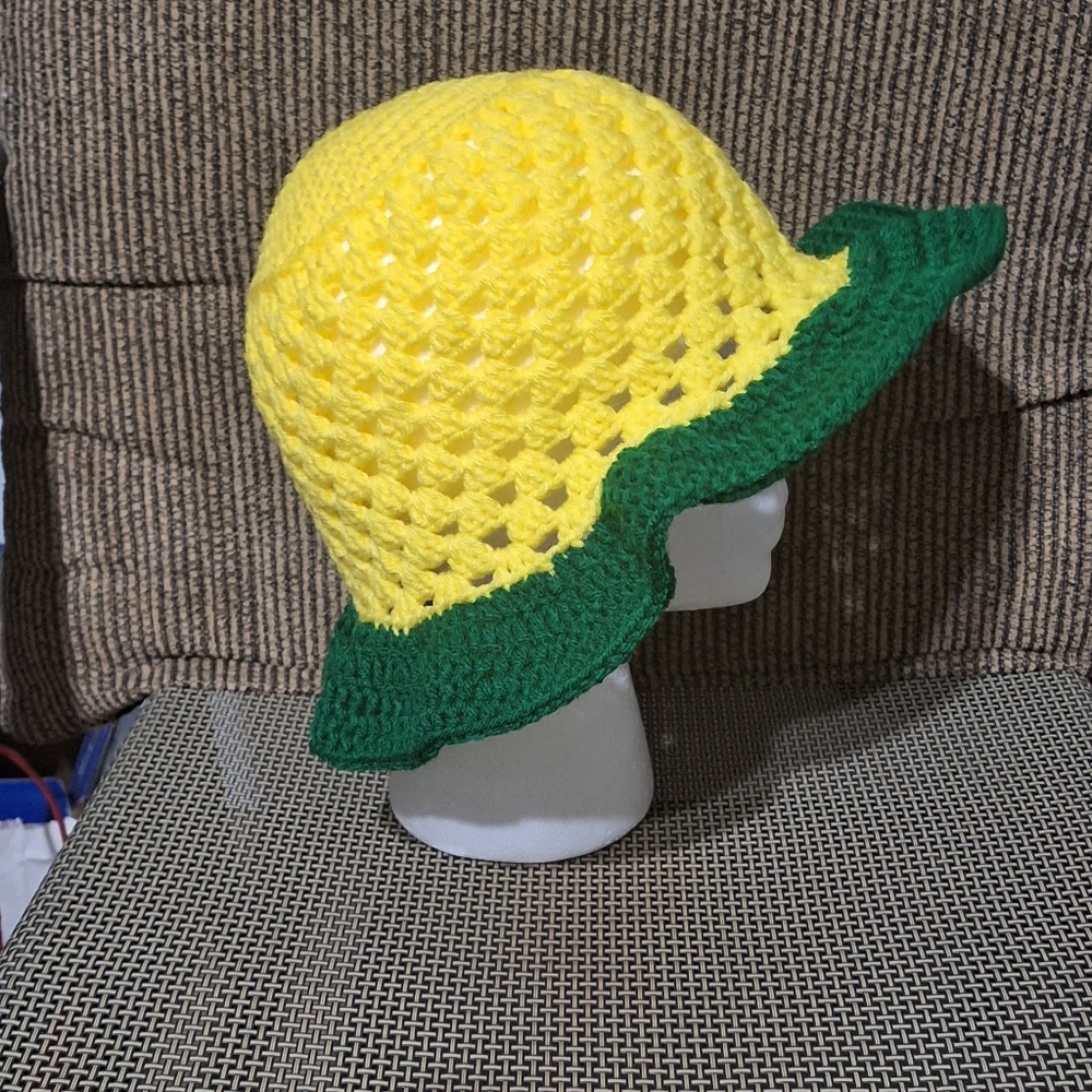 Crochet bucket hat